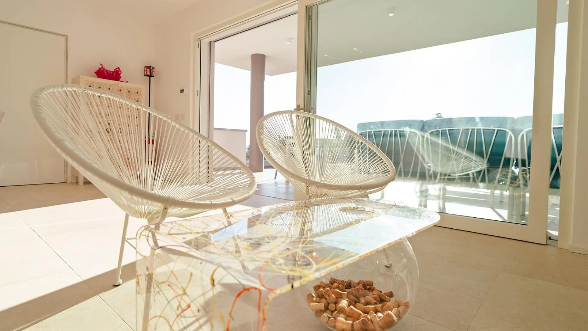 Garda Blue Luxury Apartment San Felice del Benaco 0*,  Italien