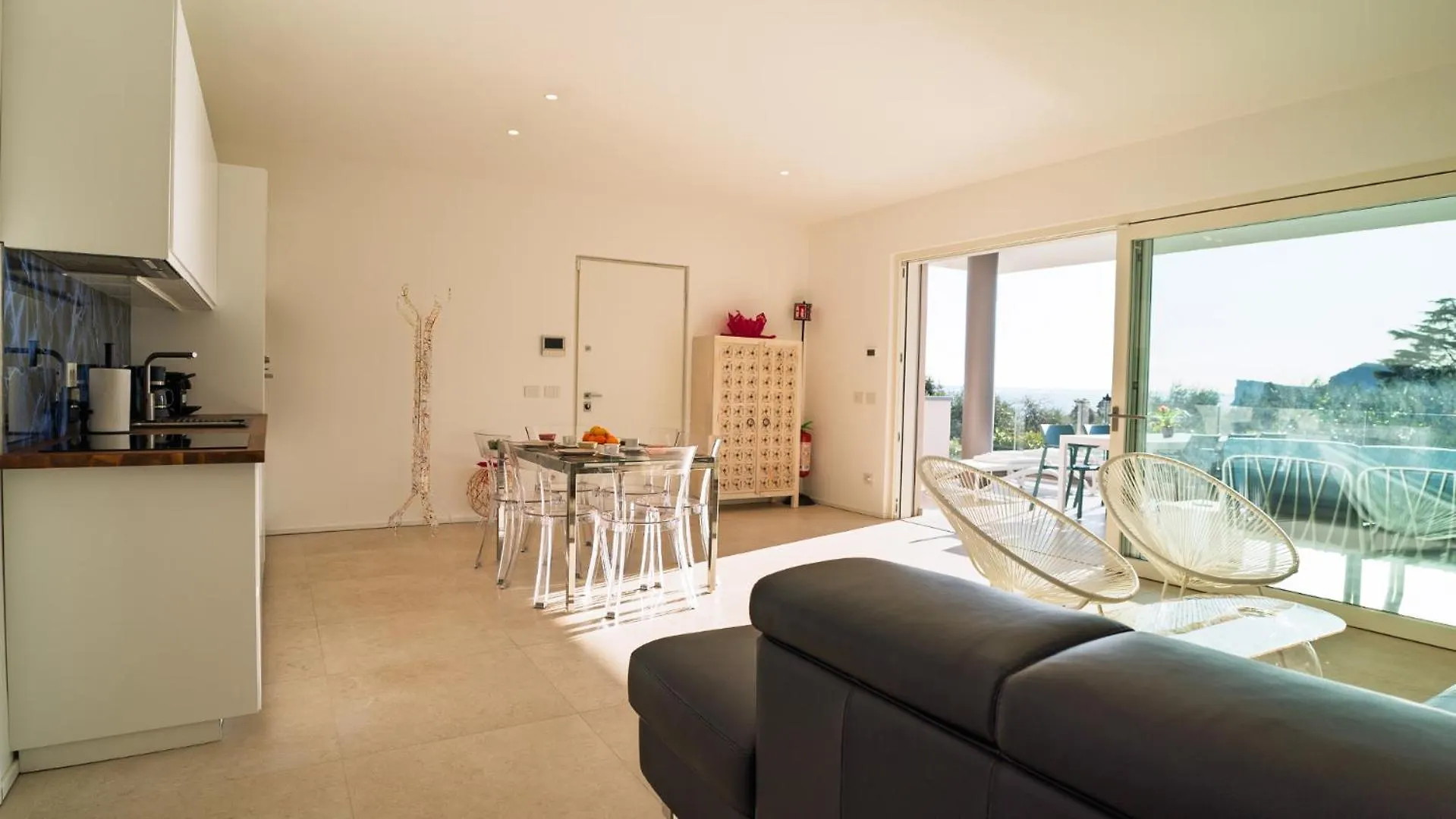 Garda Blue Luxury Apartment San Felice del Benaco Italië