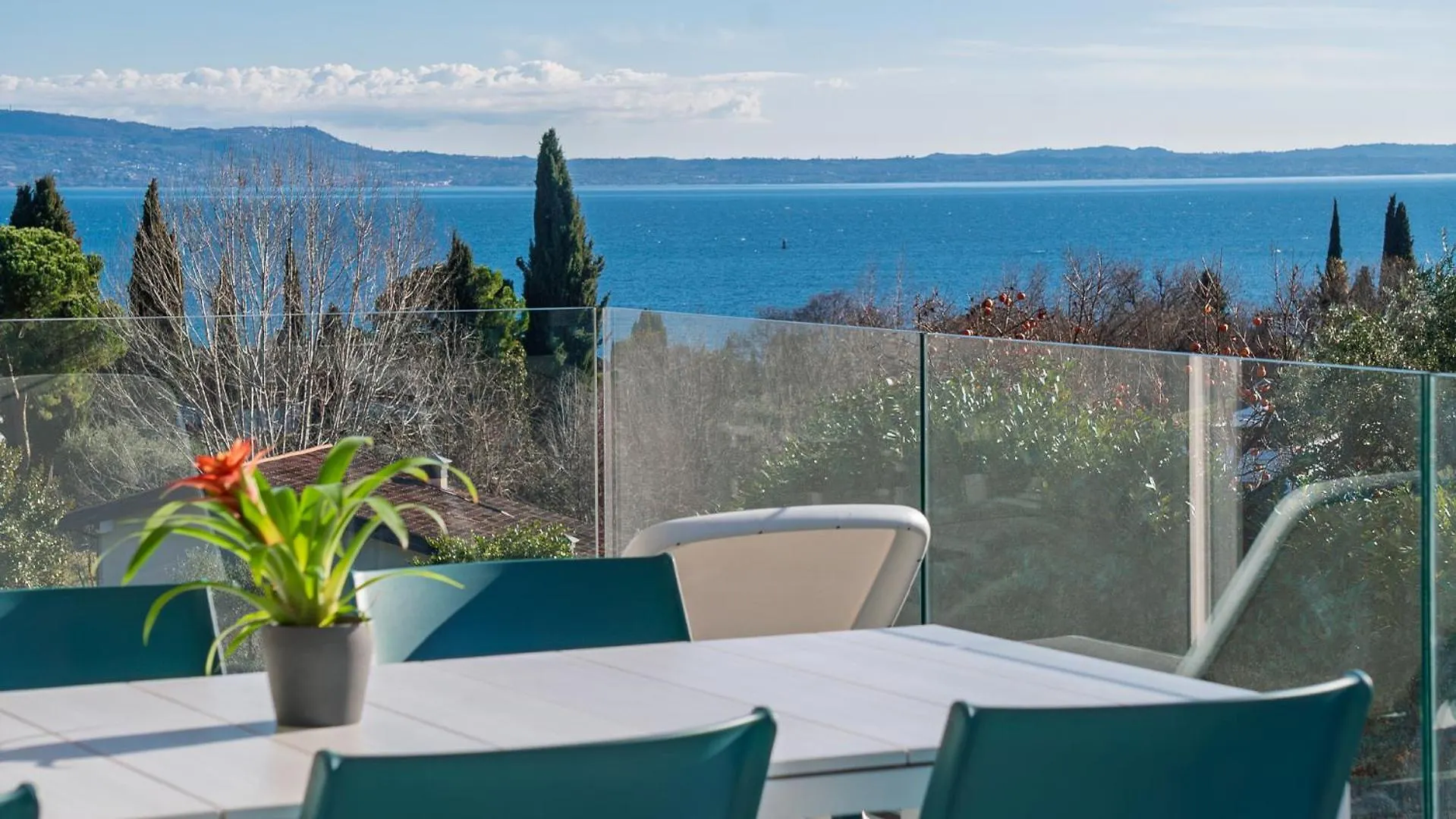Garda Blue Luxury Apartment San Felice del Benaco 0*,  Italien