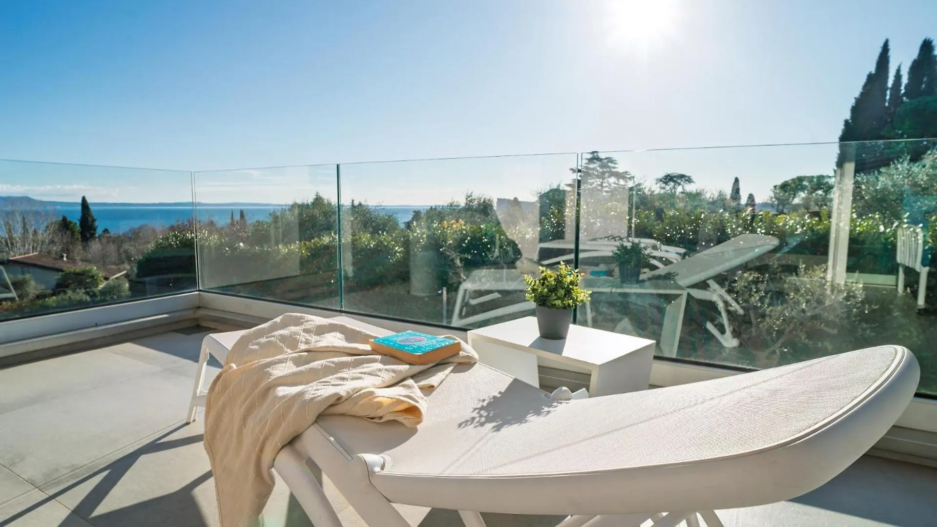 Garda Blue Luxury Apartment San Felice del Benaco
